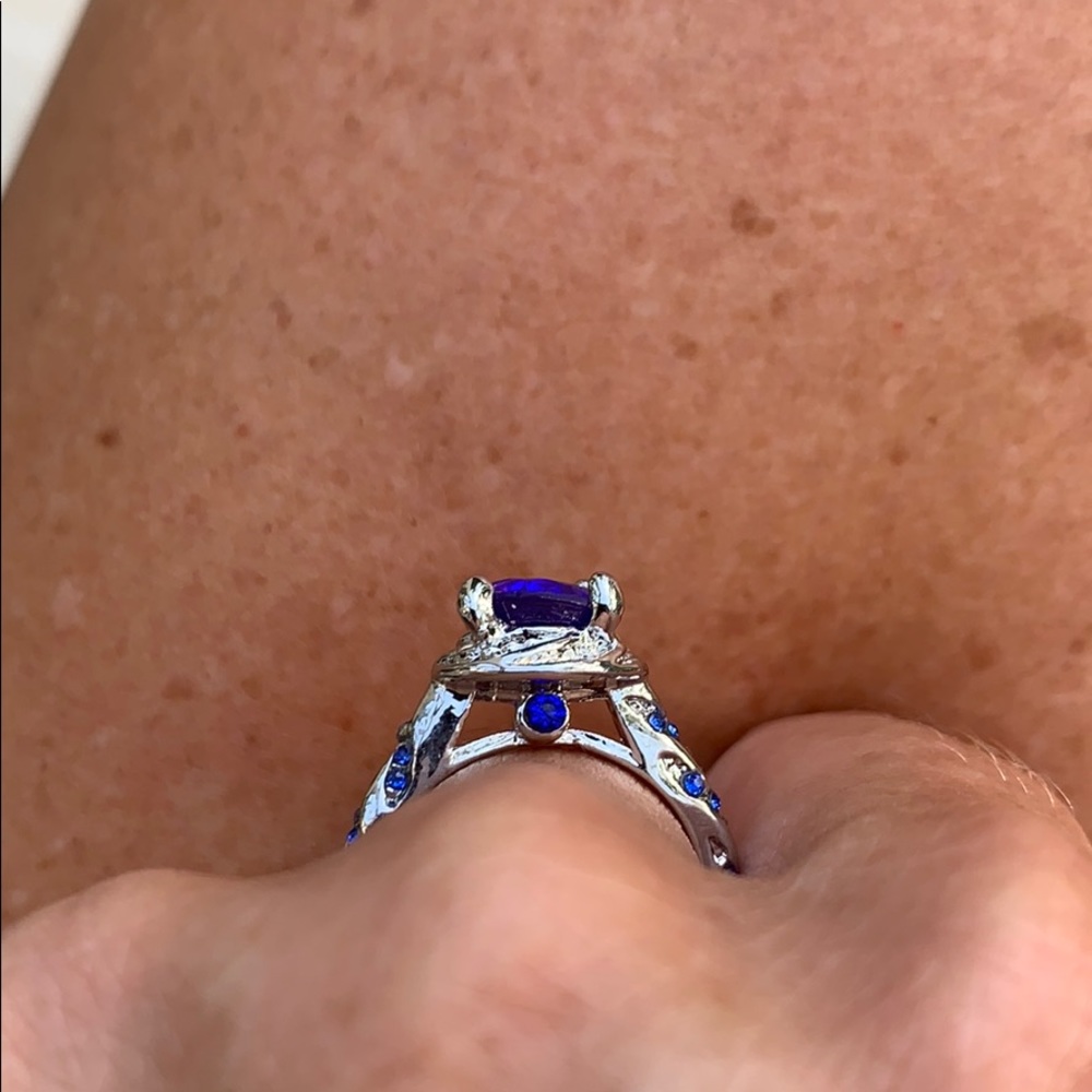 Silver-tone Blue Stone Costume Ring 👠 - Picture 4 of 10